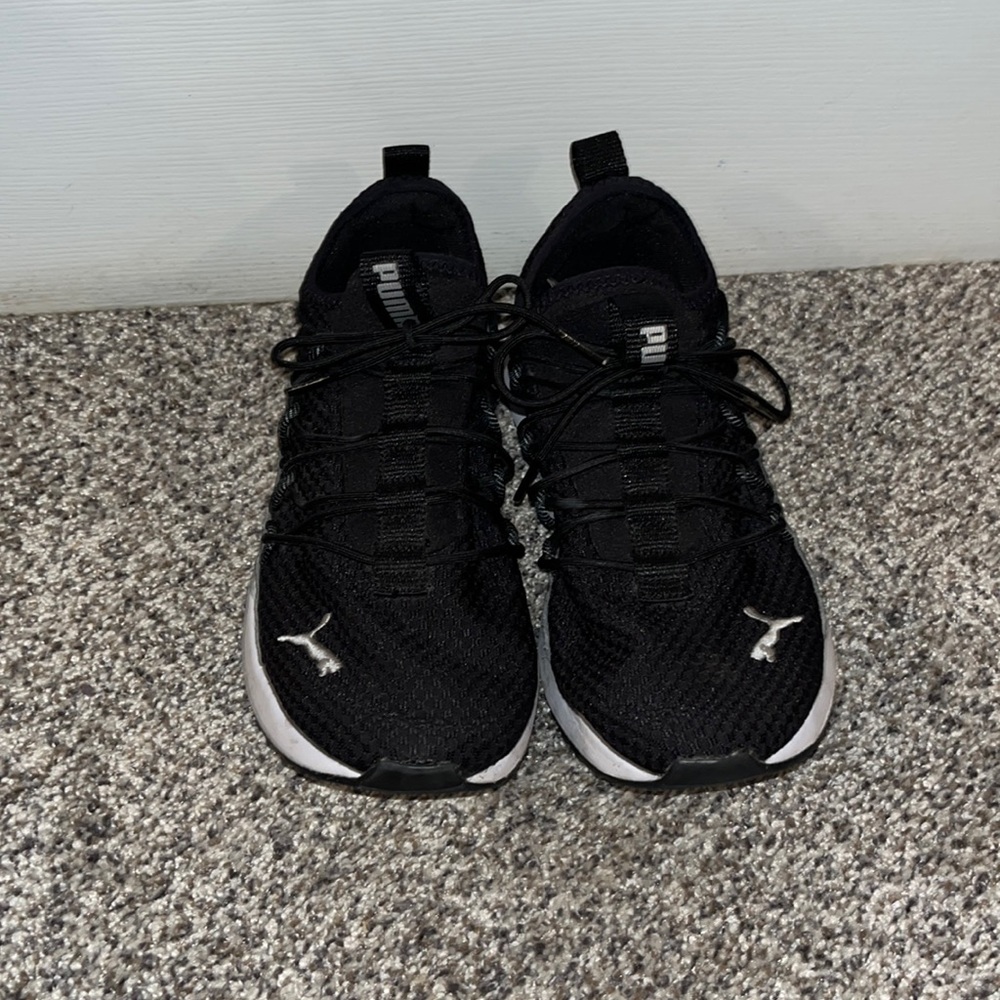 Puma tennis shoes
